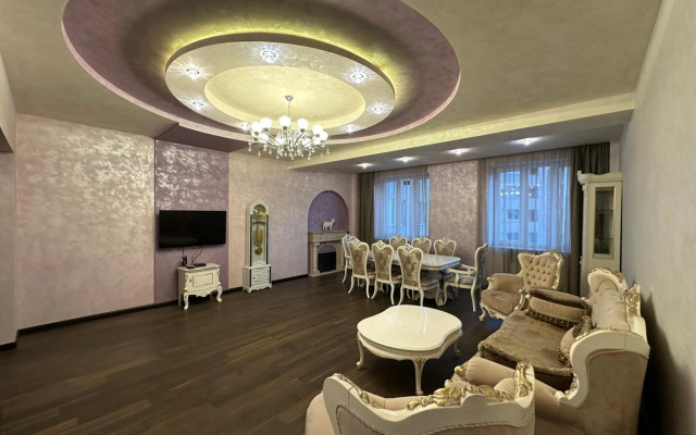 Northern Avenue 2 bedroom Luxury apartment HH777