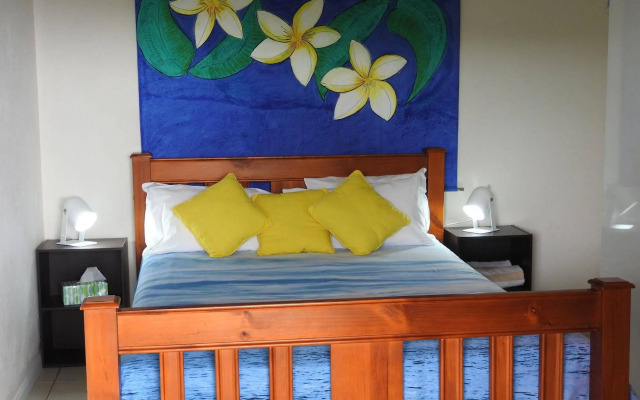 Airlie Beach Myaura Bed & Breakfast