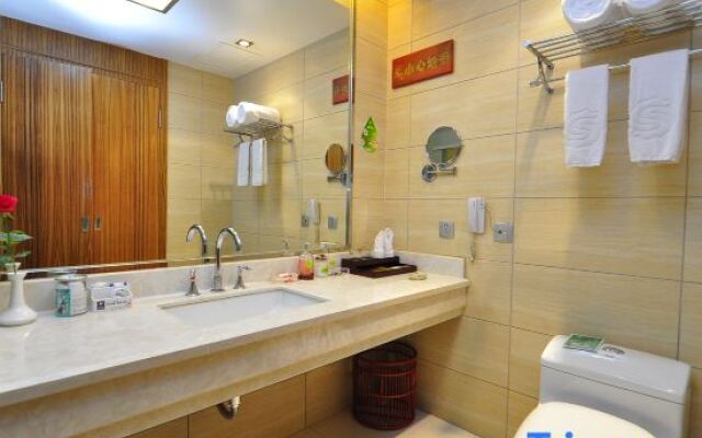 Qujing Yishi Yihe Hotel (Cuifeng Road, Qilin District)