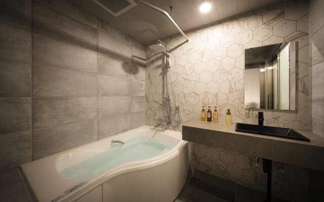 R Hotel Namba South