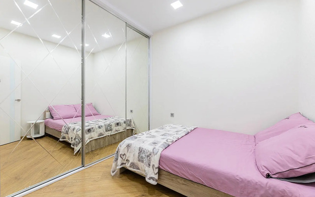 Апартаменты на проспекте Победителей 115