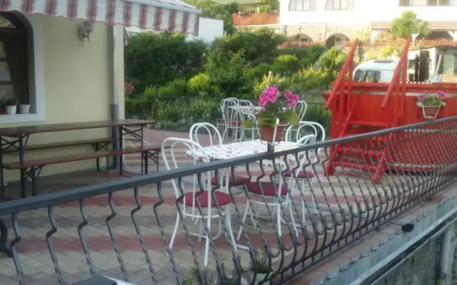 Apartmanház Klára