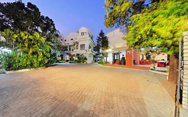 AMS Raj Palace Sundar