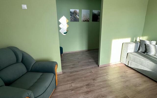 Апартаменты ДеньНочь на ул. Индустриальная д. 17