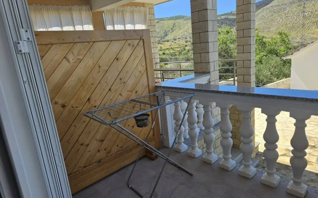 Apartment in the Coastal Town of Grebastica
