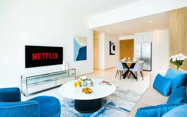 LUX  The Luxury Sunspot Beach Suite