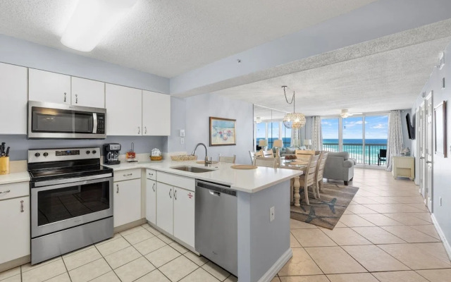 Pelican Beach 1412 2 Bedroom Condo by Pelican Beach Management