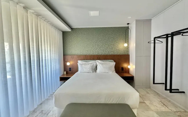 Bright Apartment Near Bolhao Metro Station