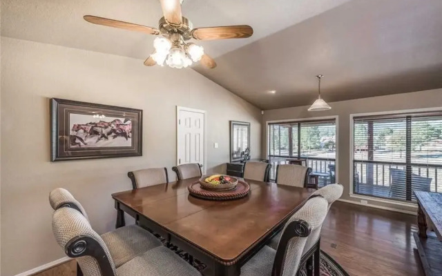 Bogie - Five Bedroom Cabin with Hot Tub