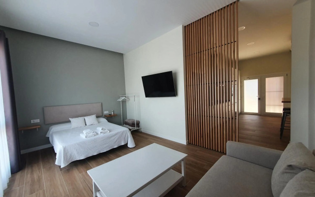 REDONDELA APARTMENTS - Bedroom, Bathroom & Kitchen