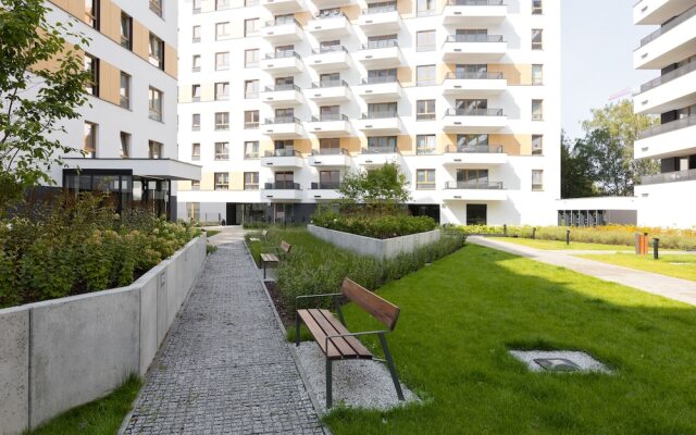 Warsaw Airport Shiny Apartment