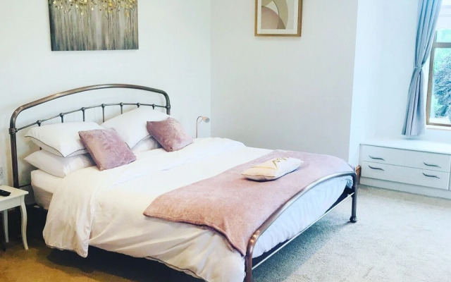 Beechtree Manor Stunning 4 Bedroom Home