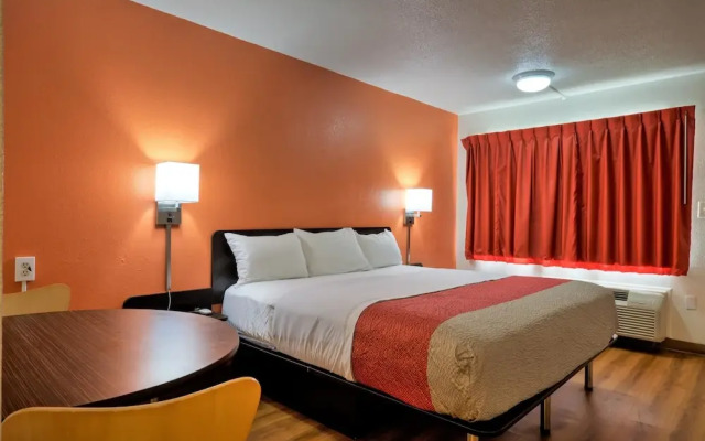 Super 7 Inn By OYO Tupelo Hwy 178