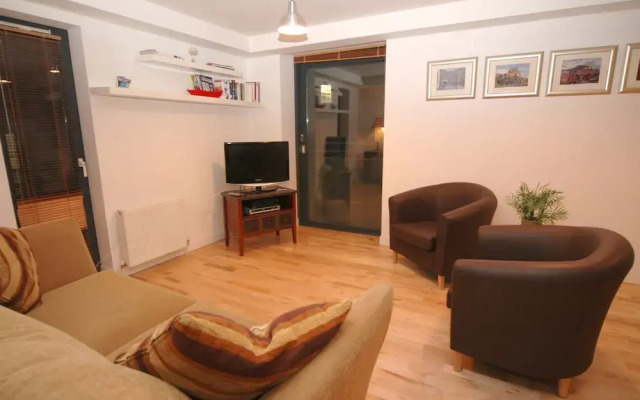 233 The St Giles Apartment