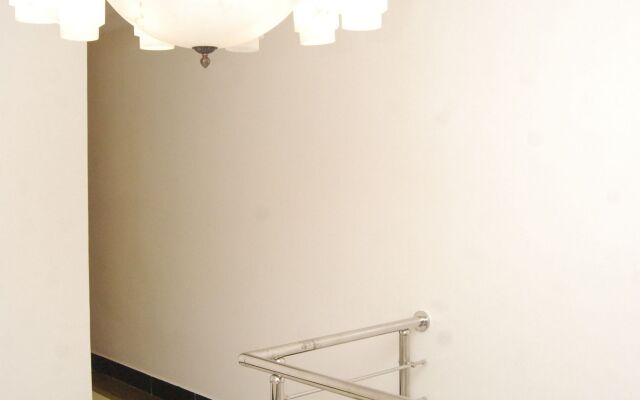 Grandbee Apartment and Residence