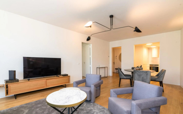 Liberdade 12 by The Good Neighbour in Lisbon