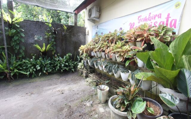 Hotel O Losmen Ida Near PT. Narmada Awet Muda (Pabrik Lingsar)