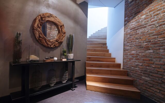 Life Gallery Hotel