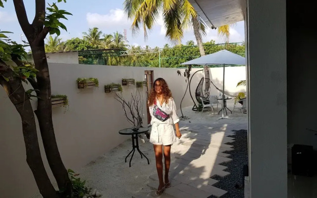 Omadhoo Inn