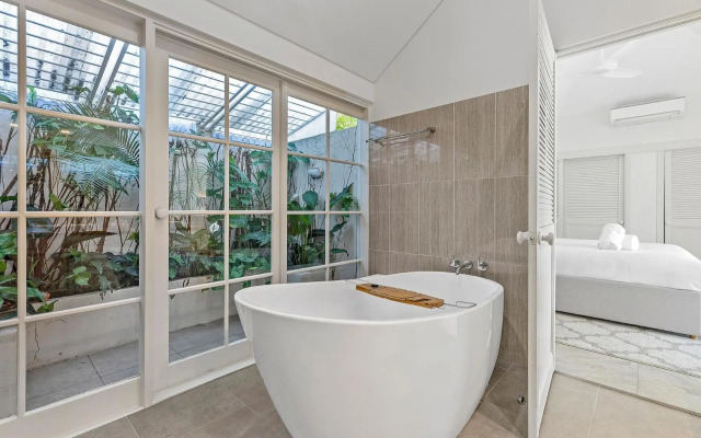 Dwyer St Hamptons Haven