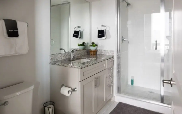 FRONTDESK Uptown Apts with City Views Charlotte