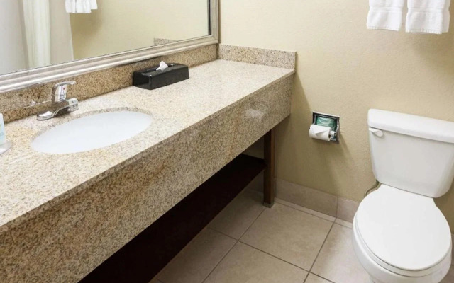 Comfort Inn & Suites Scarborough - Portland
