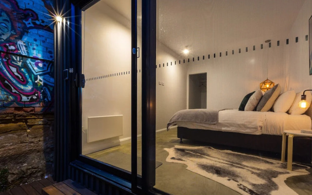 White Room Apartments