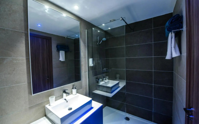 Eleana Hotel