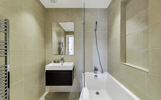 Chic Chiswick Apartment