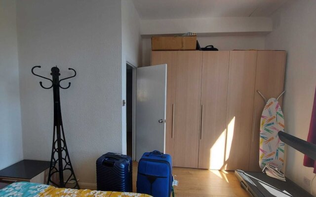 Extra Large One Bedroom Flat With Parking