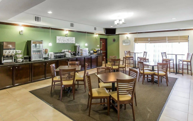 Sleep Inn & Suites Bush Intercontinental - IAH East