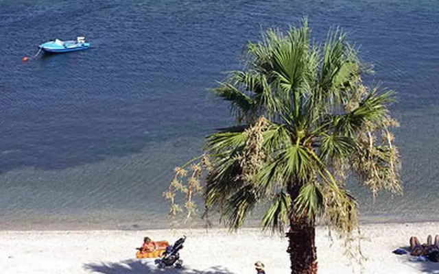 Holiday Home Square Loza
