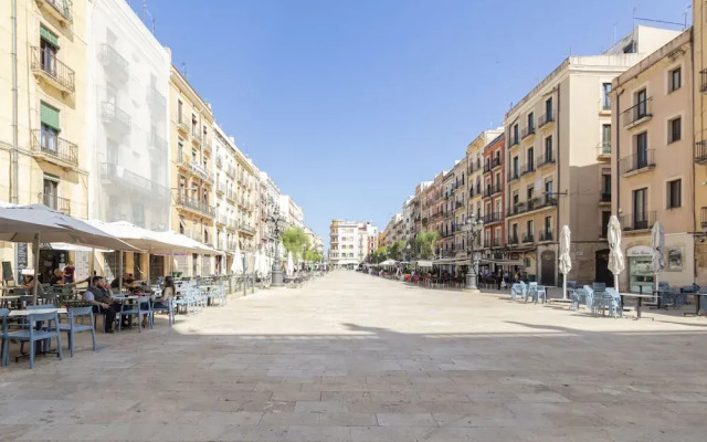Historical Downtown Tarragona Apartment