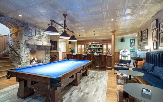 THE Pinnacle by Exceptional Stays