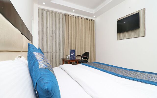 OYO 11633 Hotel Sweet Palace