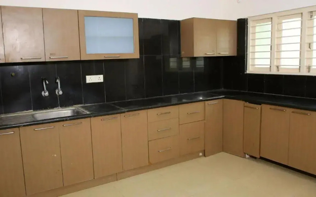 OYO 12459 SilverKey Gachibowli