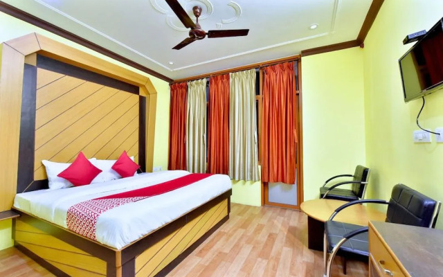 OYO 12740 Hotel Amandeep