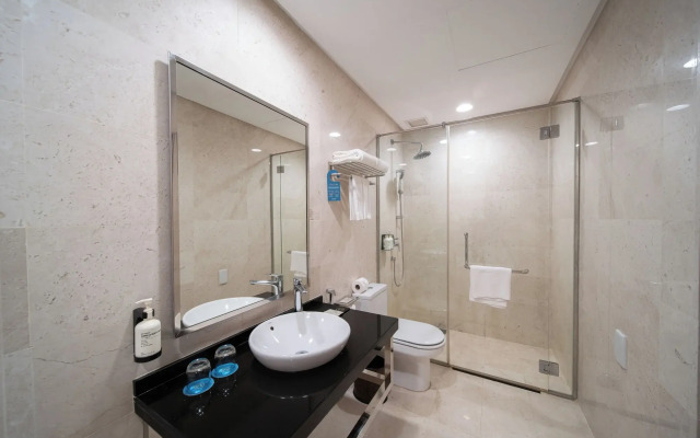 St. Giles Boulevard Hotel