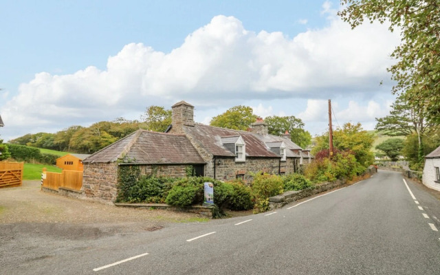 Penybont Apartment