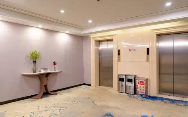 Kunxing Century Hotel (Lotus Plaza)