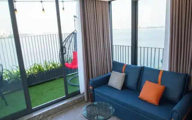 Lake View Hotel