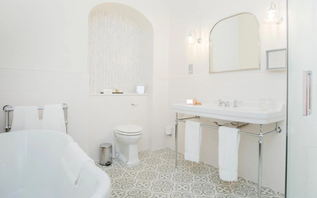 Lords of the Manor Hotel