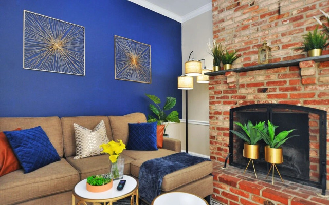 CH6 Beautiful Fully Furnished 2BR King Beds
