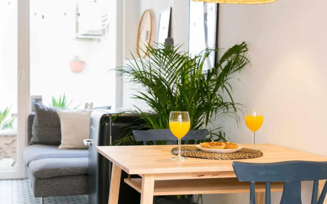 Bright Studio with Terrace in LX Factory- Center