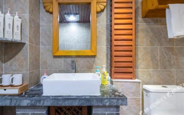 Caiyunjian Boutique Inn (Renwen Tese)