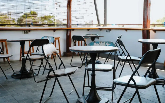 Mama Komodo Bed & Breakfast