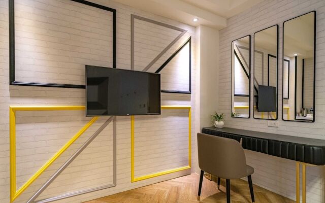 Otis Inn (Certificate No.: 2531, 2541, 2555, 2556)