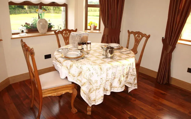 Ash Lodge Leitrim Village