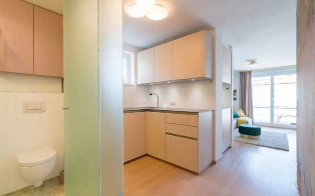 Vienna Residence Stylish apartment with terrace and air conditioning near the Vienna opera and Karlsplatz