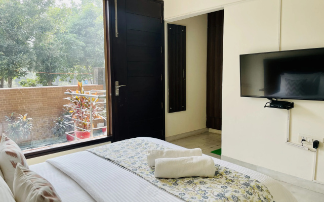 BluO Studio DLF Golf Course Road - Artemis